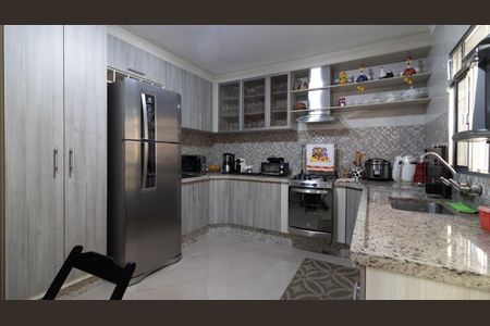 Casa à venda com 94m², 3 quartos e 2 vagas Casa à venda com 94m², 3 quartos e 2 vagasCozinha