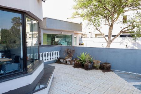 Casa para alugar com 320m², 3 quartos e 6 vagas Casa para alugar com 320m², 3 quartos e 6 vagasÁrea comum