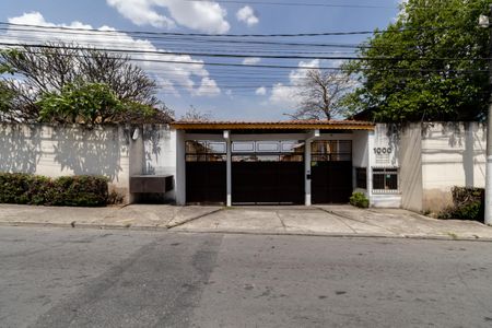Casa de condomínio à venda com 64m², 2 quartos e 1 vaga Casa de condomínio à venda com 64m², 2 quartos e 1 vagaFachada
