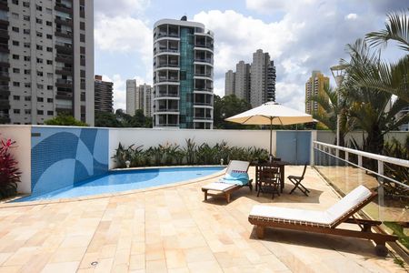 Apartamento à venda com 213m², 3 quartos e 4 vagas Apartamento à venda com 213m², 3 quartos e 4 vagasPiscina