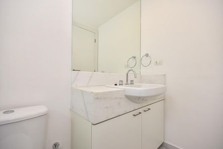 Apartamento à venda com 213m², 3 quartos e 4 vagasBanheiro Suíte 2