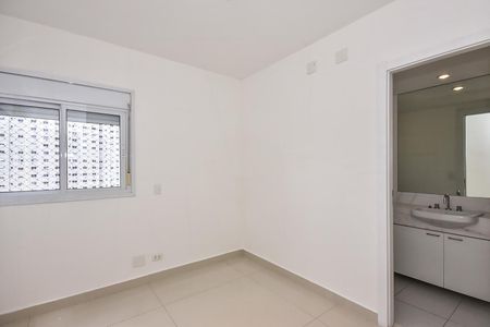 Apartamento à venda com 213m², 3 quartos e 4 vagasSuíte 2
