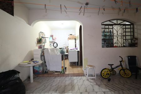 Casa à venda com 264m², 3 quartos e 2 vagasQuintal