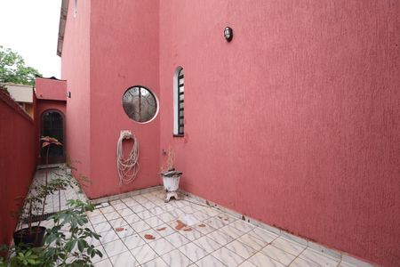 Casa à venda com 264m², 3 quartos e 2 vagasQuintal