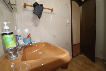 Casa à venda com 264m², 3 quartos e 2 vagasBanheiro 2