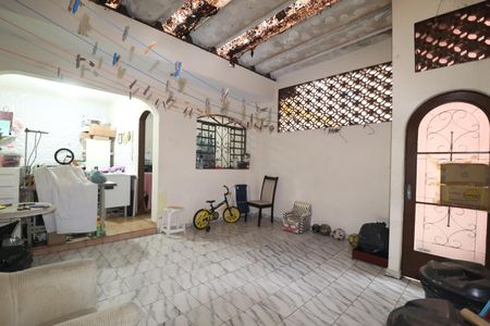 Casa à venda com 264m², 3 quartos e 2 vagasQuintal