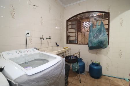 Casa à venda com 264m², 3 quartos e 2 vagasÁrea de Serviço