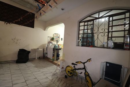 Casa à venda com 264m², 3 quartos e 2 vagasQuintal