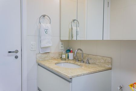 Apartamento para alugar com 176m², 5 quartos e 2 vagas Apartamento para alugar com 176m², 5 quartos e 2 vagasBanheiro Social