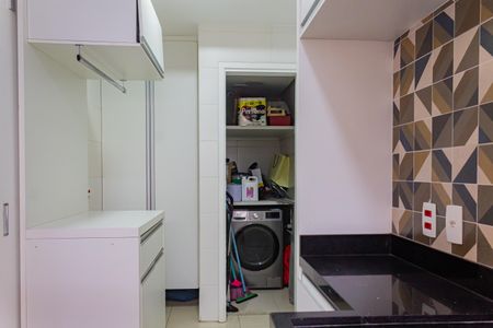 Apartamento para alugar com 176m², 5 quartos e 2 vagas Apartamento para alugar com 176m², 5 quartos e 2 vagasÁrea de Serviço