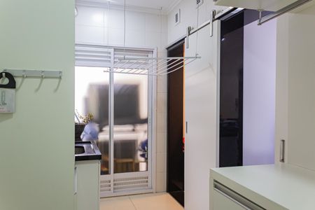 Apartamento para alugar com 176m², 5 quartos e 2 vagas Apartamento para alugar com 176m², 5 quartos e 2 vagasÁrea de Serviço