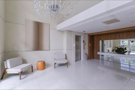 Apartamento para alugar com 176m², 5 quartos e 2 vagas Apartamento para alugar com 176m², 5 quartos e 2 vagasHall social