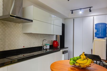 Apartamento para alugar com 176m², 5 quartos e 2 vagas Apartamento para alugar com 176m², 5 quartos e 2 vagasCozinha