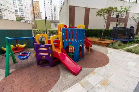 Apartamento para alugar com 176m², 5 quartos e 2 vagas Apartamento para alugar com 176m², 5 quartos e 2 vagasÁrea comum - Playground