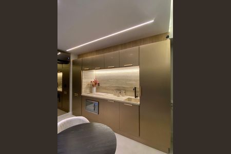 Apartamento à venda com 2 quartos, 71m² em Copacabana, Rio de Janeiro