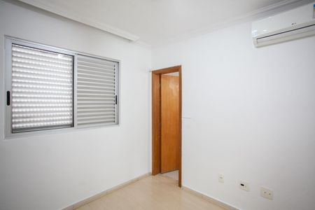 Apartamento para alugar com 125m², 2 quartos e 2 vagas Apartamento para alugar com 125m², 2 quartos e 2 vagasSuíte