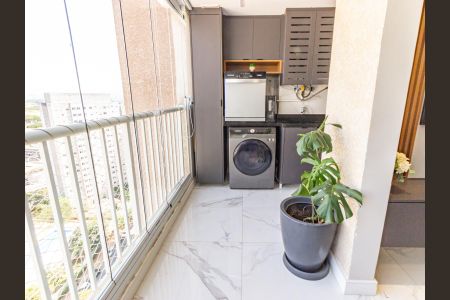 Apartamento à venda com 74m², 3 quartos e 2 vagas Apartamento à venda com 74m², 3 quartos e 2 vagasVaranda e Área de Serviço