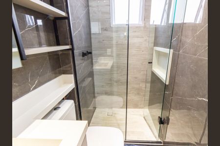 Apartamento à venda com 74m², 3 quartos e 2 vagas Apartamento à venda com 74m², 3 quartos e 2 vagasBanheiro da Suíte