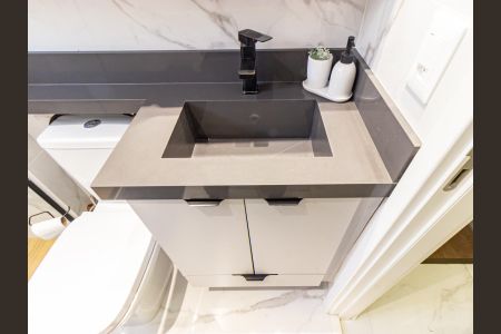 Apartamento à venda com 74m², 3 quartos e 2 vagas Apartamento à venda com 74m², 3 quartos e 2 vagasBanheiro