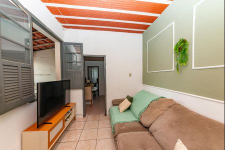 Casa à venda com 240m², 3 quartos e 2 vagas Casa à venda com 240m², 3 quartos e 2 vagasCasa 2
