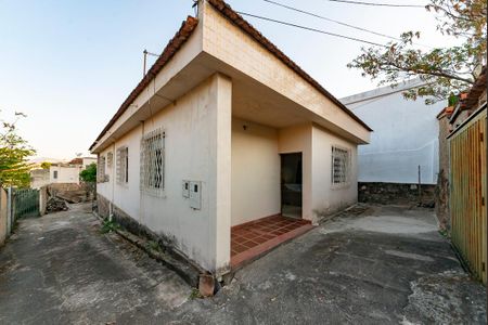 Casa à venda com 240m², 3 quartos e 2 vagas Casa à venda com 240m², 3 quartos e 2 vagasGaragem
