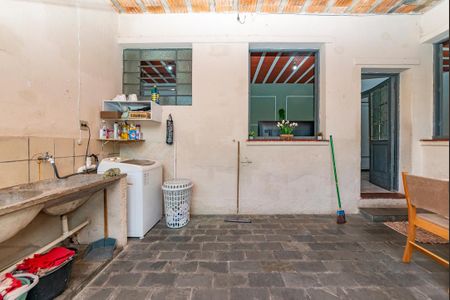 Casa à venda com 240m², 3 quartos e 2 vagas Casa à venda com 240m², 3 quartos e 2 vagasCasa 2