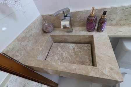 Apartamento à venda com 180m², 3 quartos e 3 vagasBanheiro Social