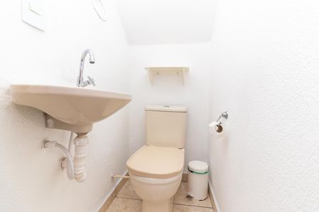 Casa de condomínio à venda com 65m², 2 quartos e 1 vagaLavabo