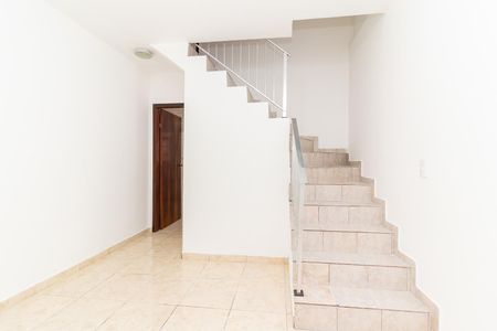 Sala de casa de condomínio à venda com 2 quartos, 65m² em Vila Campanela, São Paulo