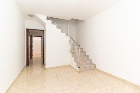 Sala de casa de condomínio à venda com 2 quartos, 65m² em Vila Campanela, São Paulo