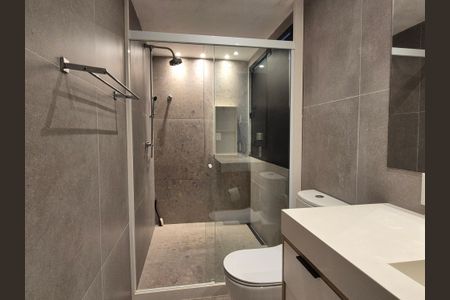 Apartamento à venda com 222m², 3 quartos e 2 vagas Apartamento à venda com 222m², 3 quartos e 2 vagasBanheiro da Suíte 1