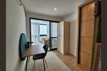 Apartamento à venda com 222m², 3 quartos e 2 vagas Apartamento à venda com 222m², 3 quartos e 2 vagasQuarto