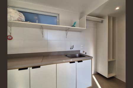 Apartamento à venda com 222m², 3 quartos e 2 vagas Apartamento à venda com 222m², 3 quartos e 2 vagasÁrea de Serviço