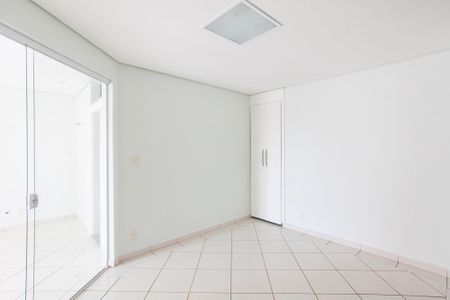 Apartamento para alugar com 214m², 3 quartos e 3 vagas Apartamento para alugar com 214m², 3 quartos e 3 vagasSala 2
