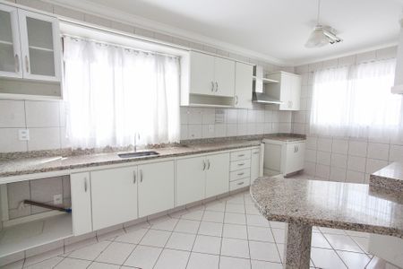 Apartamento para alugar com 214m², 3 quartos e 3 vagas Apartamento para alugar com 214m², 3 quartos e 3 vagasCozinha