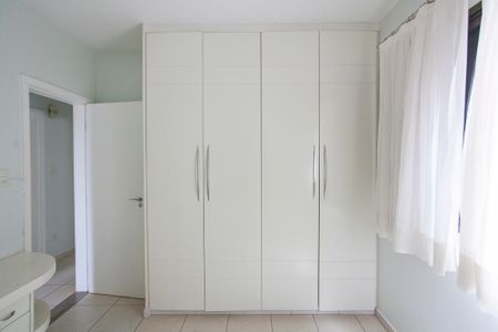 Apartamento para alugar com 214m², 3 quartos e 3 vagas Apartamento para alugar com 214m², 3 quartos e 3 vagasQuarto 2