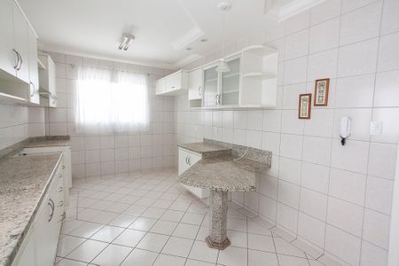 Apartamento para alugar com 214m², 3 quartos e 3 vagas Apartamento para alugar com 214m², 3 quartos e 3 vagasCozinha