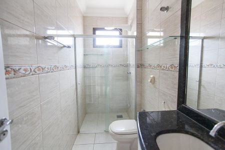 Apartamento para alugar com 214m², 3 quartos e 3 vagas Apartamento para alugar com 214m², 3 quartos e 3 vagasBanheiro da Suite