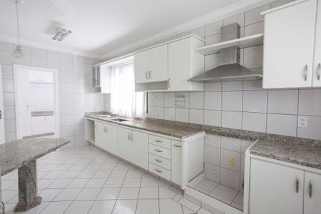 Apartamento para alugar com 214m², 3 quartos e 3 vagas Apartamento para alugar com 214m², 3 quartos e 3 vagasCozinha