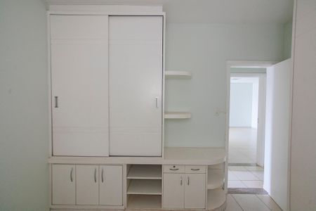 Apartamento para alugar com 214m², 3 quartos e 3 vagas Apartamento para alugar com 214m², 3 quartos e 3 vagasQuarto 2