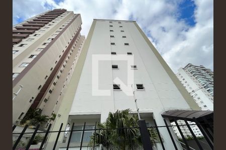 Apartamento à venda com 67m², 2 quartos e 2 vagas Apartamento à venda com 67m², 2 quartos e 2 vagasFachada