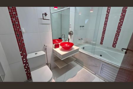 Banheiro de casa para alugar com 4 quartos, 365m² em Vila Tupi, Praia Grande