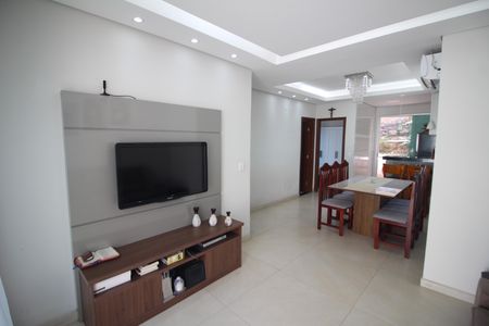 Sala de casa para alugar com 2 quartos, 246m² em Eldorado, Contagem