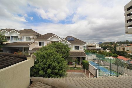 Casa de condomínio à venda com 150m², 4 quartos e 2 vagasVista da Suíte 3