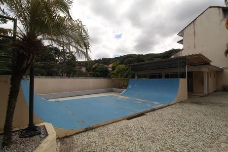 Casa de condomínio à venda com 150m², 4 quartos e 2 vagasÁrea comum