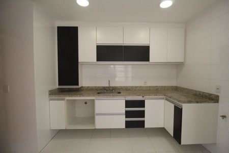 Casa de condomínio à venda com 150m², 4 quartos e 2 vagasCozinha