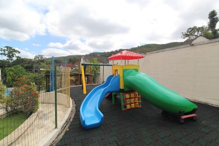 Casa de condomínio à venda com 150m², 4 quartos e 2 vagasÁrea comum - Playground