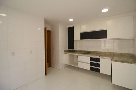 Casa de condomínio à venda com 150m², 4 quartos e 2 vagasCozinha