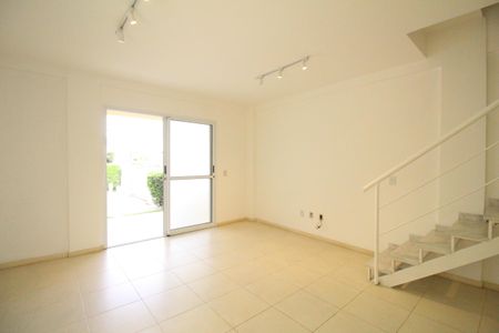 Casa de condomínio à venda com 150m², 4 quartos e 2 vagasSala