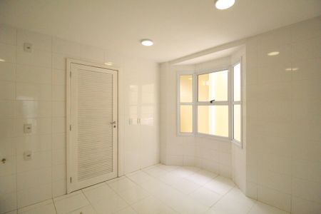 Casa de condomínio à venda com 150m², 4 quartos e 2 vagasCozinha